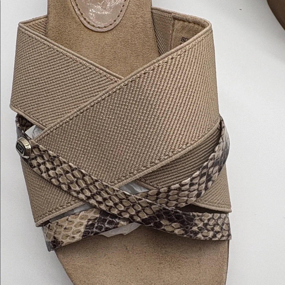 Bandolino Donovan Tan and Snakeskin Slide Sandals, Size 9M